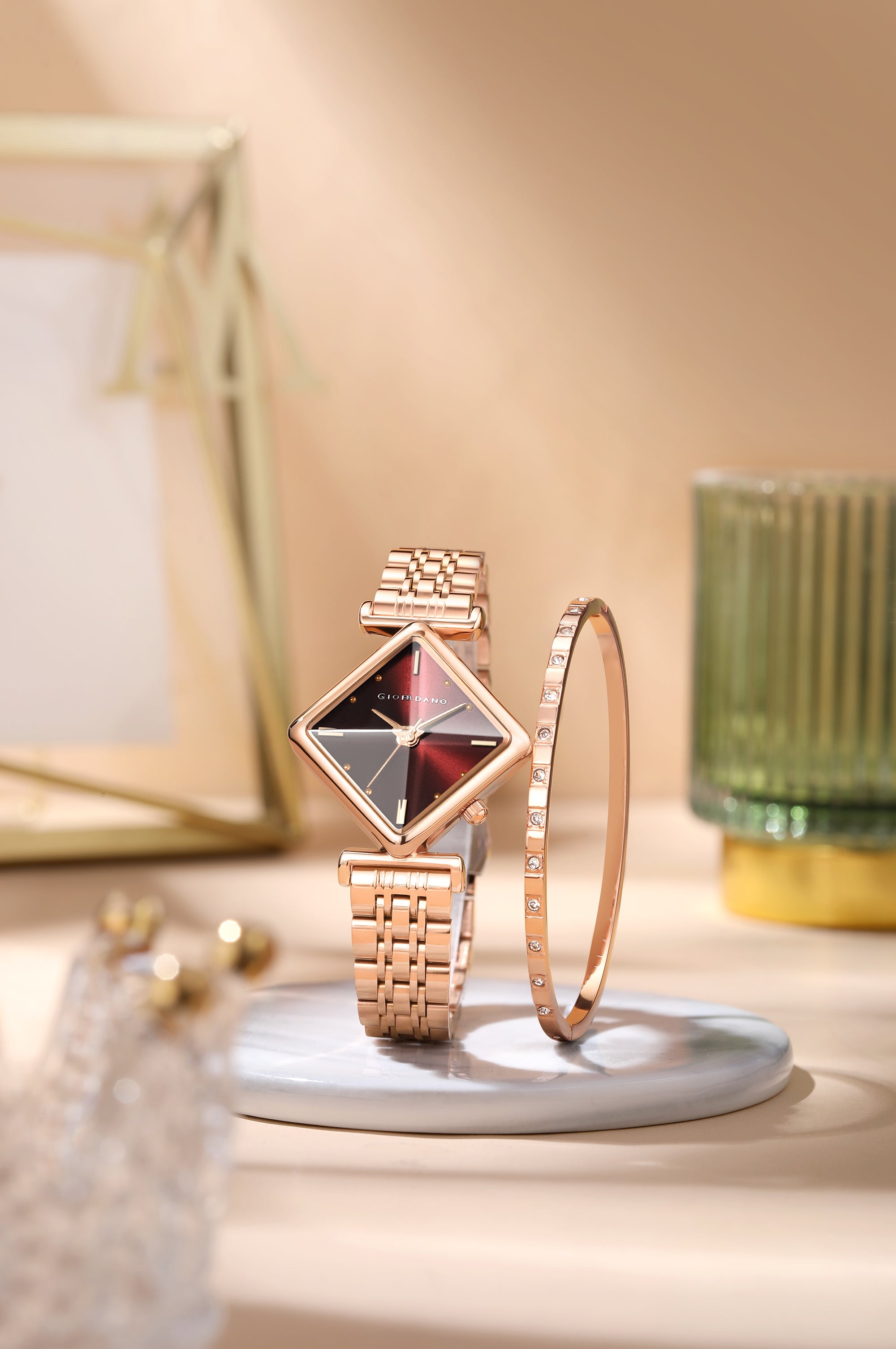 Giordano Rose Gold Analog Watch For Women with Bracelet Set – Diamond-Shaped Shimmer Dial, Crystal Detailing & Stainless Steel Strap – Elegant Gift Combo for Women | GZ-60106-33